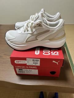 Puma SOFTRIDE スニーカー 23.5cm ホワイトのサムネイル