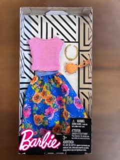 Barbie バービー 着せ替え服 小物セット 新品未開封のサムネイル