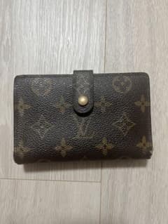 LOUIS VUITTON 財布のサムネイル