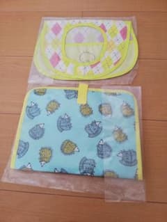 たまひよ リサラーソン おむつポーチと離乳食スタイのサムネイル