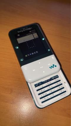 sony エリクソン Xminiのサムネイル