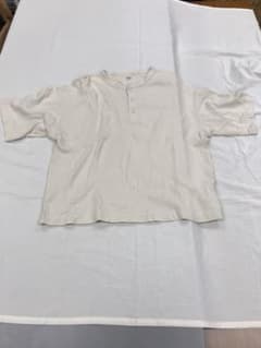 196 GU ヘンリーネック Tシャツ ベージュ Lサイズのサムネイル