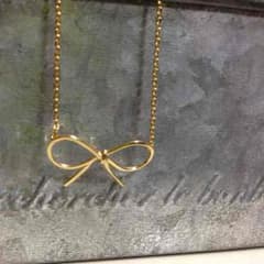 【新品】シンプルリボンネックレス＊ゴールドのサムネイル
