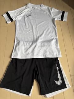 NIKE 上下セット　kids sサイズ（150程度）のサムネイル