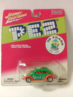【超レア】Johnny Lightning PEZ 50周年記念ミニカーのサムネイル