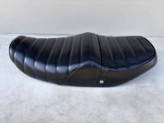 美品 ゼファー1100 タックロール シート あんこ抜き RS カワサキ 黒皮