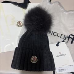MONCLER ニット帽 ビーニー ファー付き ブラック - メルカリ