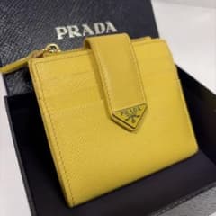 PRADAプラダ 二つ折り財布 サフィアーノ レザー イエロー 三角ロゴ