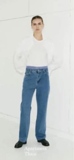 apartment three 22ss High-Waisted Jeansのサムネイル