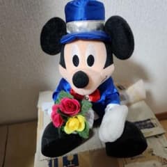 ミッキーマウスのぬいぐるみのサムネイル