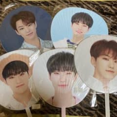 【値下げ可】うちわ seventeen セブチ ホシ セットのサムネイル