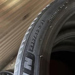 235/45r21 クラウンスポーツ新車外しのサムネイル
