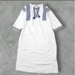 Sara mallika　サラマリカ　半袖ロングワンピース　総柄　インド製 sara mallika 刺繍 ロングワンピース インド製 白 エンブロダイリー