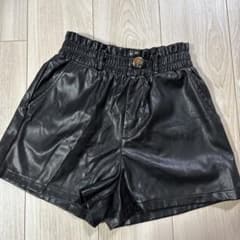 黒 合成皮革 ハーフパンツのサムネイル