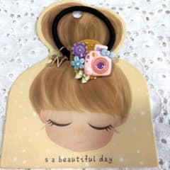 ヘアゴム　カメラ　モチーフ　ハンドメイドのサムネイル