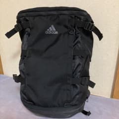 adidas アディダス リュック　大容量　26Lのサムネイル