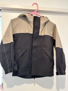 gu キッズ　ウインドブレーカーのサムネイル