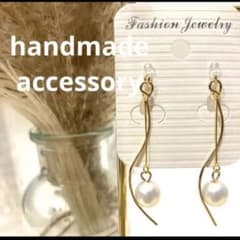 ピアス☆イヤリング☆パール　ねじれバーのサムネイル