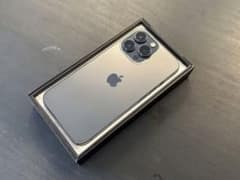iPhone 13 Pro グラファイト 256 GB SIMフリーのサムネイル