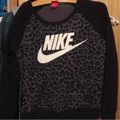 NIKE トレーナーのサムネイル