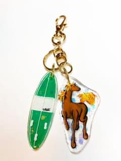 キーホルダー　馬　サーフボードのサムネイル