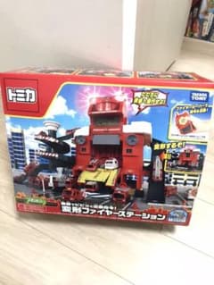タカラトミー トミカ 無線でピピッと出動指令！ 変形ファイヤーステーションのサムネイル