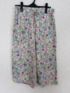 UNIQLO リラコ 花柄 ハーフパンツのサムネイル