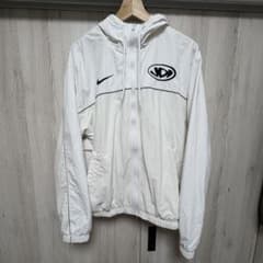 【NIKE】ナイキクラブ　メンズフーデッドジャケットのサムネイル