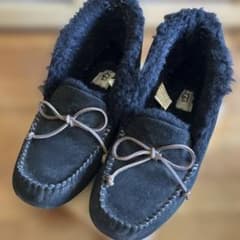 UGG モカシン ブラック レディース - メルカリ