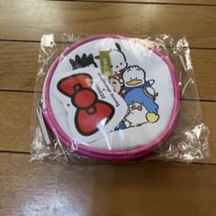 【新品】スリーコインズ サンリオキャラクターズ 丸型ポーチ