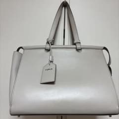 FURLA】ベージュ A4 レザーバッグ マチ広め 自立可 牛革 - メルカリ