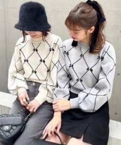 さ*わ様 マジェスティックレゴン リボンニット アイボリーのサムネイル