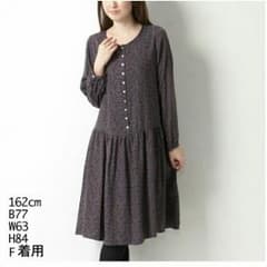 【＊SALE＊】earth music&ecology 淡色花柄長袖ワンピースのサムネイル
