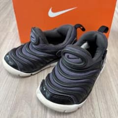 NIKE ダイナモフリー スニーカー ブラック　14.0のサムネイル