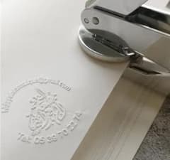 エンボス加工　エンボッサー　封筒スタンプ  オーダー　オリジナル　カスタムのサムネイル