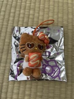 【新品未使用】ハローキティ　スシロー　日焼けキティマスコット ぬいぐるみのサムネイル