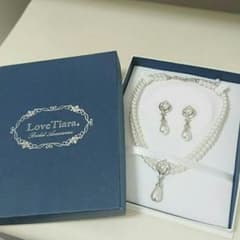 【Love Tiara】パールネックレス＆ピアスのサムネイル