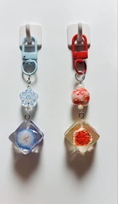 【お得な2点セット】氷まるごとフルーツ キーホルダー ハンドメイド チャームのサムネイル