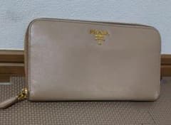 長財布 PRADA 中古品のサムネイル