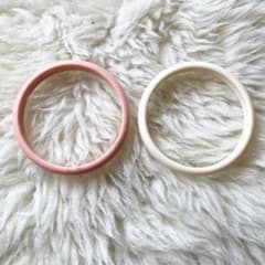 連休限定SALE❗️フランスヴィンテージバングル フランス購入 ヴィンテージ バングル2本セット - メルカリ