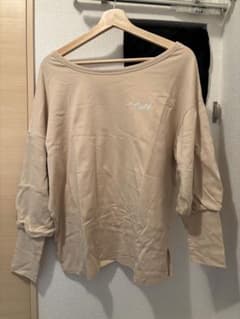 Congenial ベージュ オフショルダー Tシャツのサムネイル