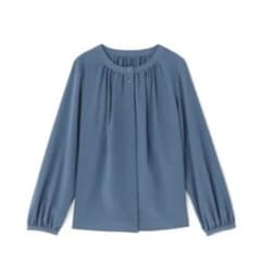 【ちぇ様専用】NATURAL BEAUTY BASIC プチメタルボタンブラウスのサムネイル