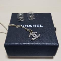 ネックレスとピアス セットのサムネイル