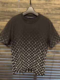 超美品　ルイヴィトン　モノグラム　Tシャツのサムネイル