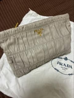PRADA ナッパゴーフル クラッチバッグ - メルカリ
