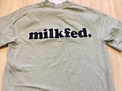 MILKFED. バックロゴ Tシャツ グリーンのサムネイル