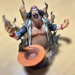 ワンピース マーシャル・D・ティーチ フィギュアのサムネイル