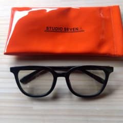 STUDIO SEVEN ブラックサングラス ケース付きのサムネイル