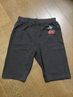 【いちご様専用】⑵さくらんぼき黒ハーフパンツのサムネイル