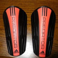 サッカー すね当て adidasのサムネイル